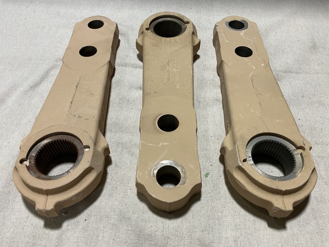 (48) Oshkosh 3310447 Steering Pitman Arms (48) Oshkosh 3310447 Steering Pitman Arms