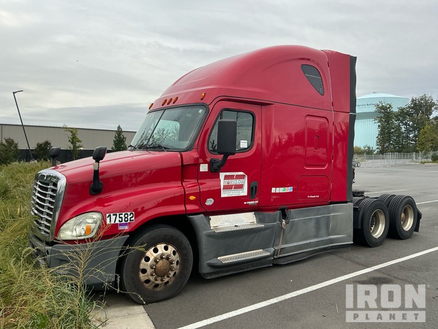 2016 Freightliner Cascadia 125 6x4 T/A Sleeper Truck Tractor (Inoperable)