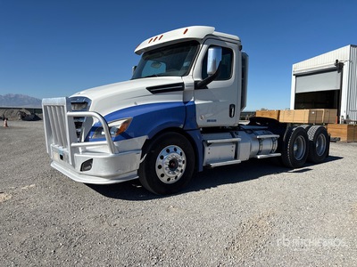 2019 Freightliner Cascadia 126 6x4 Ciągnik siodłowy T/A z kabiną dzienną