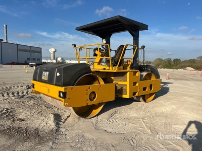 2000 Cat CB-634C Compacteur double bille