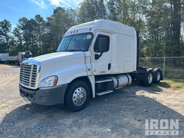 2018 Freightliner 2018 Freightliner Cascadia 6x4 T/A Sleeper Truck Tracto