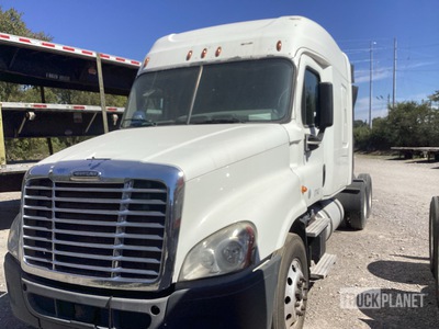 2017 Freightliner Cascadia 6x4 تراكتور شاحنة كابينة النوم (ثنائية المحور)