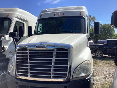 2018 Freightliner Cascadia 6x4 تراكتور شاحنة كابينة النوم (ثنائية المحور)