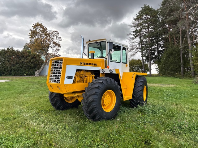 1968 International Harvester 4100 4WD Tractor