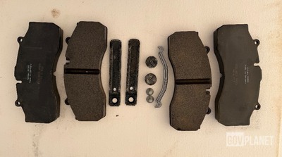 Lot of 24 sets- Haldex Disc Brake Pads PN#89683 NOS Haldex Brake Pad set Ship Dims 43x43x28 680 lbs