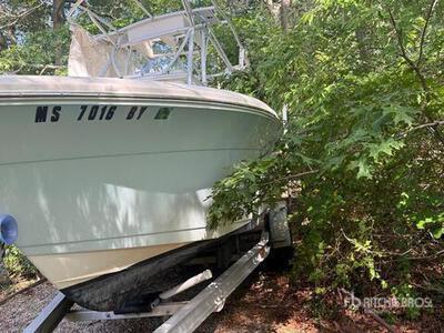 2017 Cobia 201CC, 20' Center Console Fishing Boat