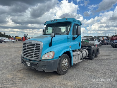 2015 Freightliner Cascadia 125 6x4 Cabeza Tractora Cabina Corta
