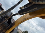 Hydraulics with Bucket Tilt Cylinders
