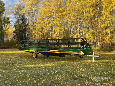 2007 John Deere 930D 30 ft Draper Combine Header