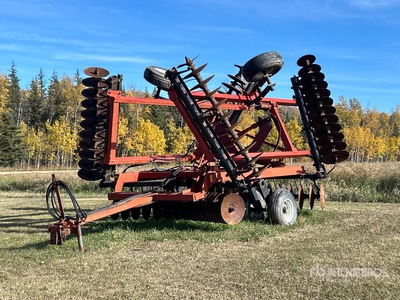 International Harvester 496 22 ft Tandem Disc