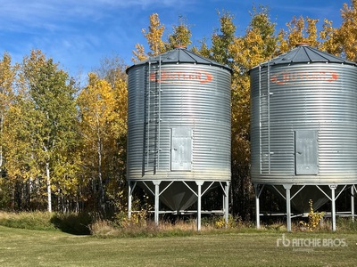 Butler +/- 2100 bu 4 Ring Hopper Grain Bin