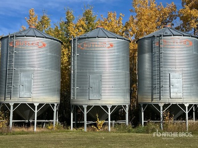 Butler +/- 2100 bu 4 Ring Hopper Grain Bin