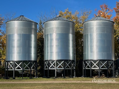 Butler +/- 5600 bu 6 Ring Hopper Grain Bin