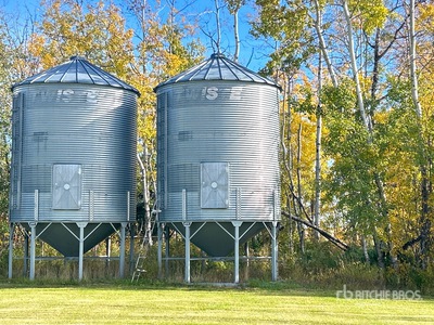 Twister +/- 2100 bu 5 Ring Hopper Grain Bin