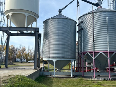 Westeel-Rostco +/- 2200 bu 6 Ring Hopper Grain Bin