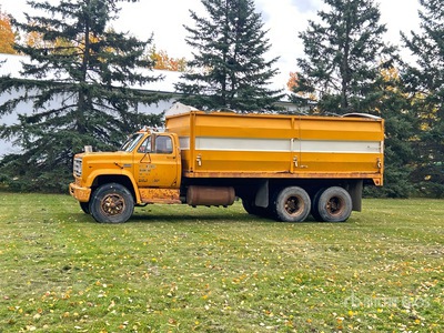 1975 GMC 6500 6x4 Grain Truck