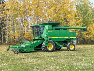 1998 John Deere CTS II Combine Harvester