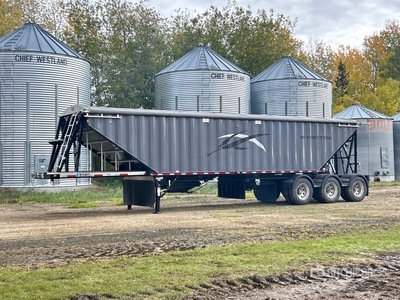 2025 Lode King Prestige 45 ft Tri/A Grain Trailer