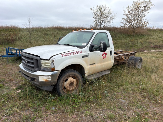 2003 Ford F-550 4x2 Cab and Chassis (Inoperable)