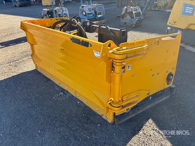 Atelier JR JRODS40-7-13-H 7 ft - 13 ft Hydraulic Extendable Skid Steer دافع الثلج - Fits Wacker Neuson WL60
