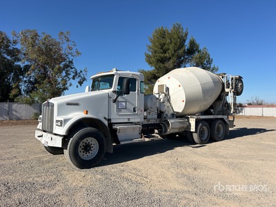 2013 Kenworth W900 8x4 Mixer Truck