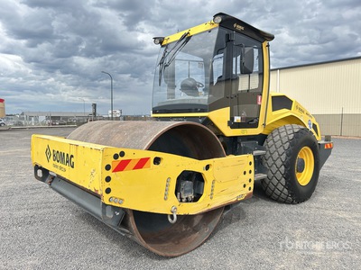 2017 Bomag BW213D5 Smooth Drum Compactor