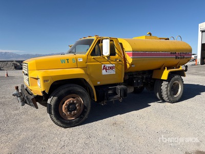1989 Ford F-800 Water Truck