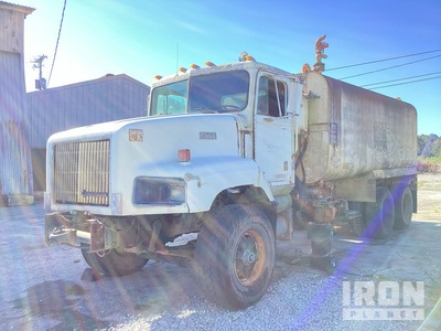 1997 International F-5070 Pay Star. 5000 6x4 Water Truck