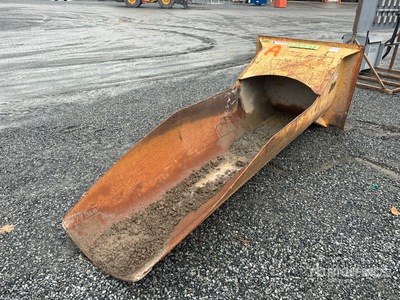 WBM LM220 Trench Gravel Spoon 36" x 120"