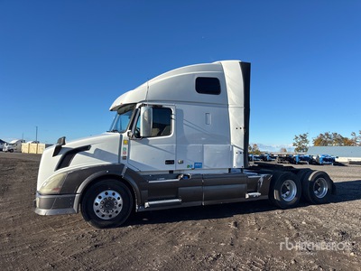 2014 Volvo VNL 6x4 تراكتور شاحنة كابينة النوم (ثنائية المحور)