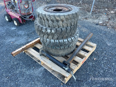 Quantity of (4) 7.00-15 Wheels