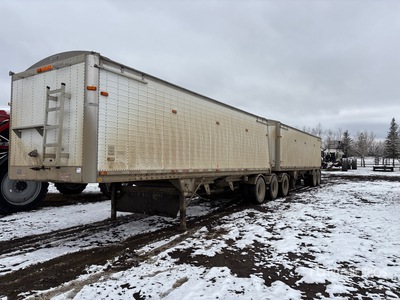 2009 Wilson Tri/A Super B-Train Lead مقطورة للحبوب