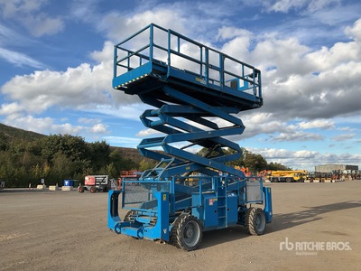 2013 Genie GS4390 4x4 Diesel Plateforme élévatrice à ciseaux
