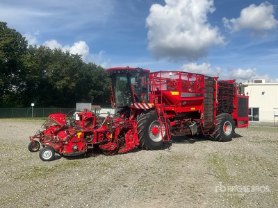 2015 Holmer T4-30 Exxact 4x4 Self-Propelled Beet Harvester
