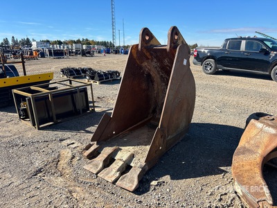 38 in Digging Excavator Bucket
