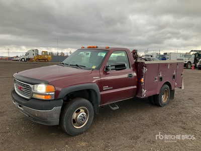 2002 GMC Sierra 3500 SLE 4x2 Utility Truck