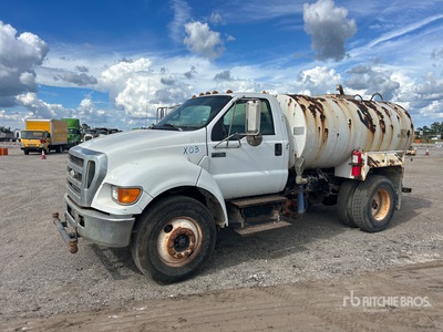 2007 Ford F-750 4x2 Ciężarówka na wodę