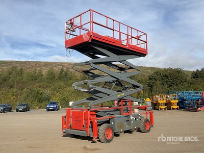 2015 Skyjack SJ9250RT 4x4 Diesel Scissor Lift