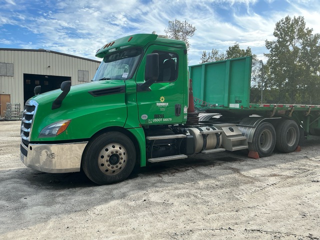 2019 Freightliner Cascadia 126 6x4 T/A Day Cab Truck Tractor