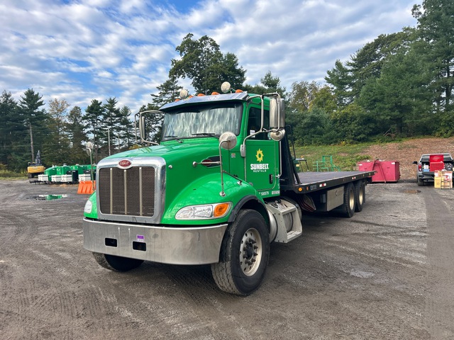 2019 Peterbilt 348 6x4 Rollback Truck