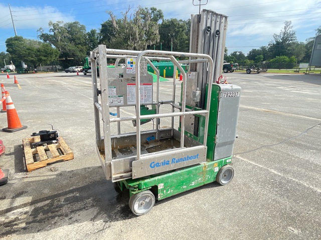 2015 Genie GR-20 Vertical Mast Lift