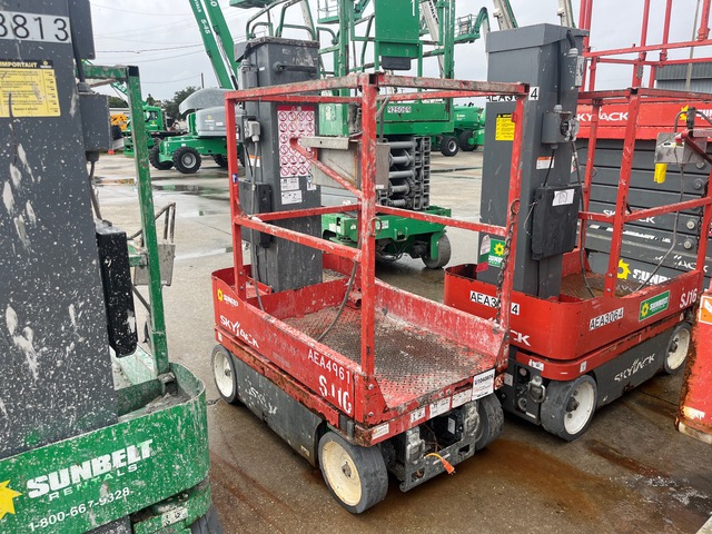 2018 Skyjack SJ16 Vertical Mast Lift (Inoperable)