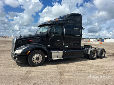 2013 Peterbilt 587 6x4 Ciągnik siodłowy T/A z kabiną sypialną