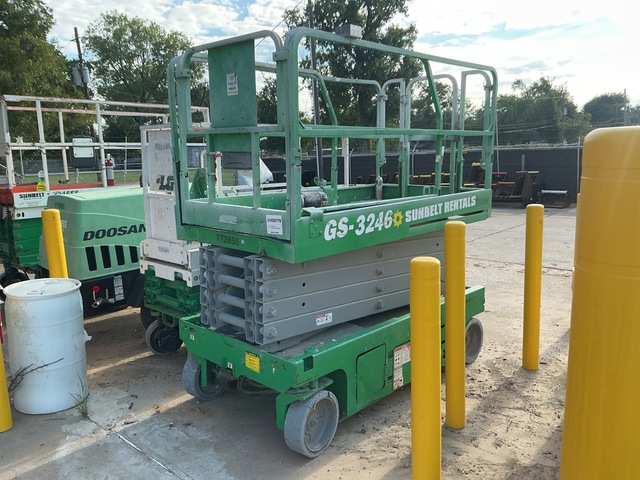 2015 Genie GS-3246 Electric Scissor Lift