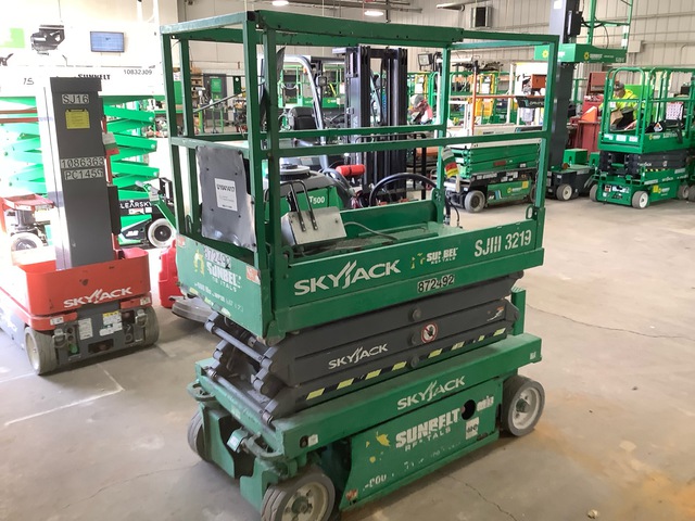 2016 Skyjack SJIII 3219 Electric Scissor Lift