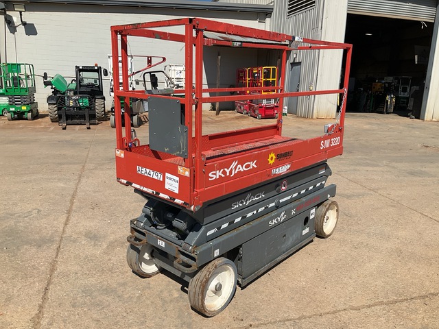 2018 Skyjack SJIII 3220 Electric Scissor Lift