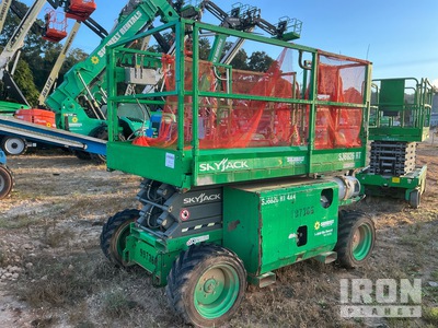 2017 Skyjack SJ6826 RT 4x4 Dual Fuel Podnośnik nożycowy