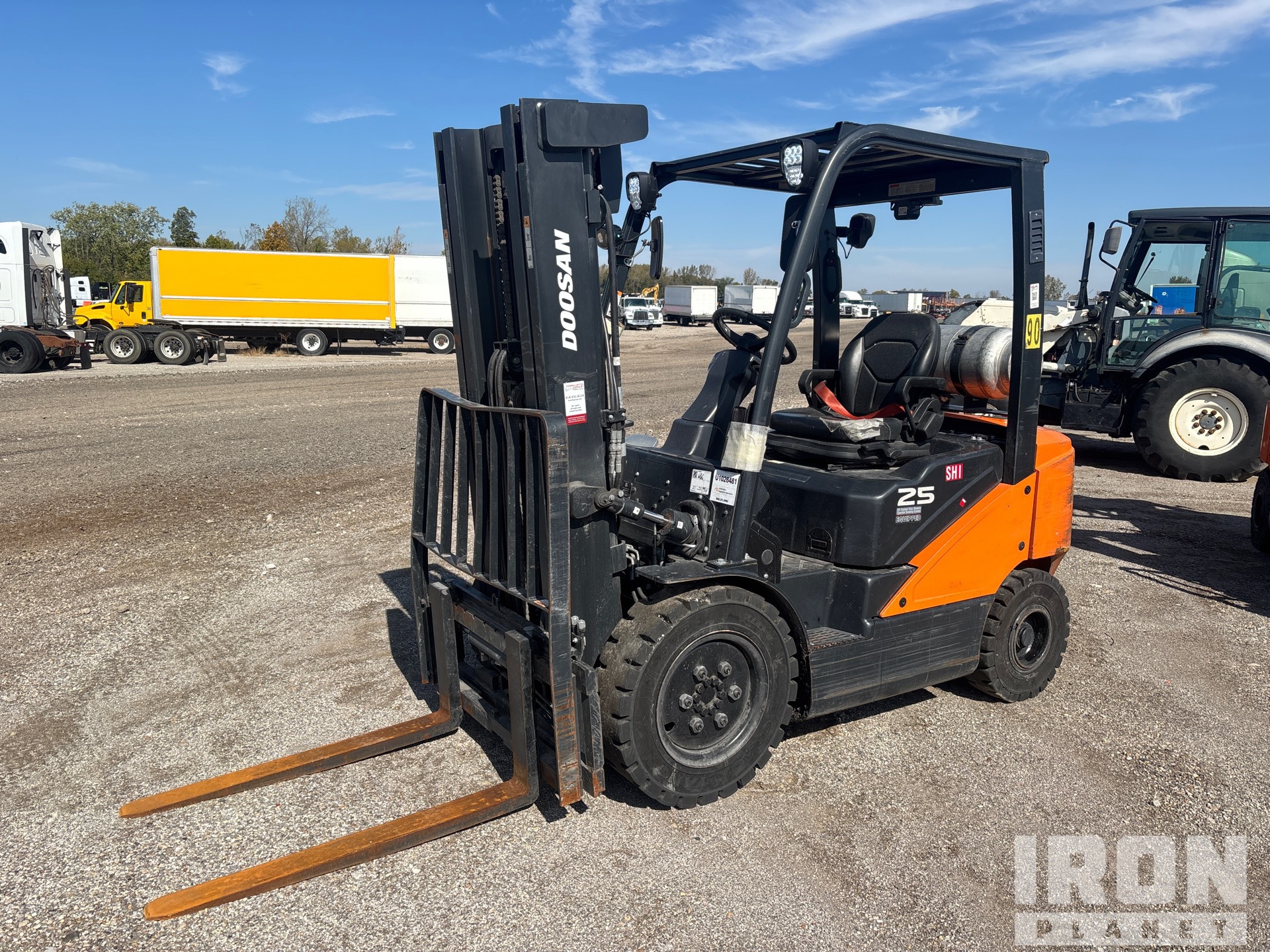 2022 (unverified) Doosan G25E-7LP 4600 lb Pneumatic Tire Forklift