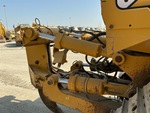 Hydraulics with Ripper Cylinders
