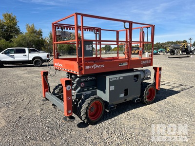 2017 Skyjack 6826RT 4x4 Dual Fuel Scissor Lift